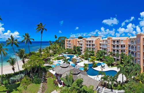 Little Battaleys House | 2300 sq. ft. One-Bedroom Luxury Beachfront Suite on the West Coast