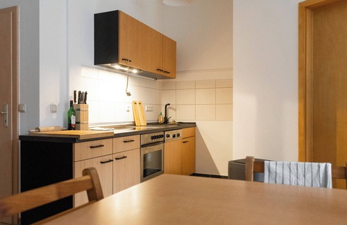 Erfurt Apartment | 230m² old building loft | winter garden with table tennis & darts space for 10 people