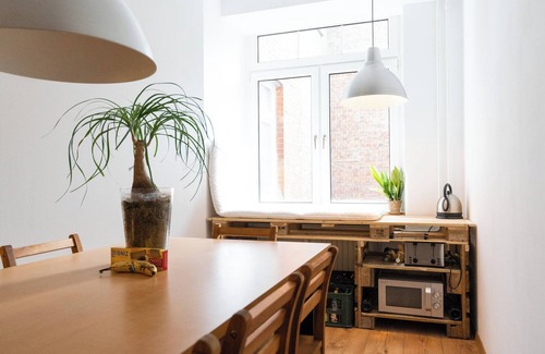 Erfurt Apartment | 230m² old building loft | winter garden with table tennis & darts space for 10 people