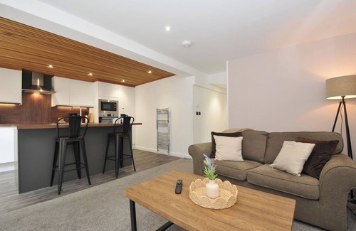 Dobwalls Cottage | 24 MEADOW RETREAT, pet friendly, luxury holiday cottage in Dobwalls