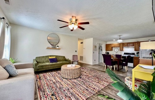 Monroe House | 242 Overbrook Drive · Bailee's House in Monroe - Fast wifi, cable, more