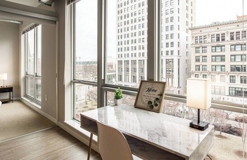Washington Apartment | 246P · Dtown Luxury Style | 2 Min to Stadium