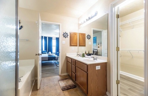 San Antonio House | 24Person 11610 New 6BR for SeaWorld Lackland AFB