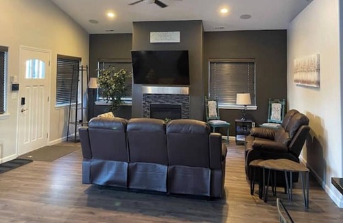 Bozeman Villa | 25% Off 3 Bed home sleeps 8 close to Yellowstone & Big sky