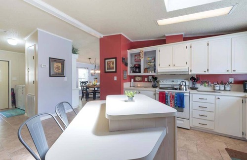 Vista del Lago House | 25%off/Disney5mi/Fishing/2HotTub/3Pools/Gym/Courts