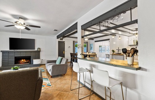 Racquet Club South House | 25% Off Oct 23-26! Amazing Amenities -Pool/Hot Tub