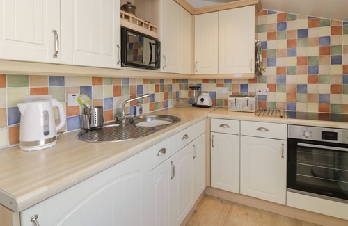 Borth-y-Gest House | 25 SOUTH SNOWDON WHARF, family friendly in Porthmadog