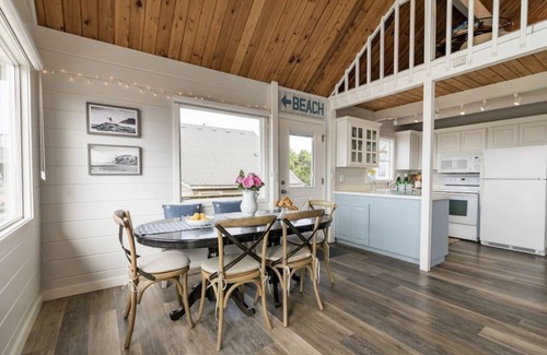 Kiwanda Shores House | 25 Steps to Sand + Sunset Views. Pacific City Beachfront Getaway!