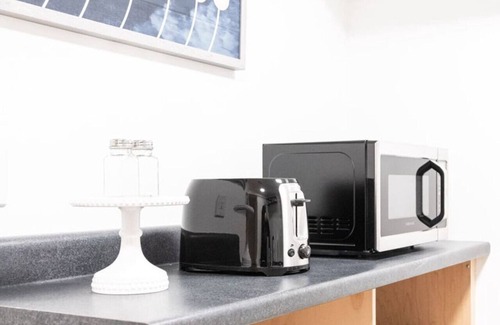Trinity - Bellwoods House | 258 Crawford St #2 (Basement Unit) · 1BR Basement suite near DWTN Old Toronto w/Wi-Fi!