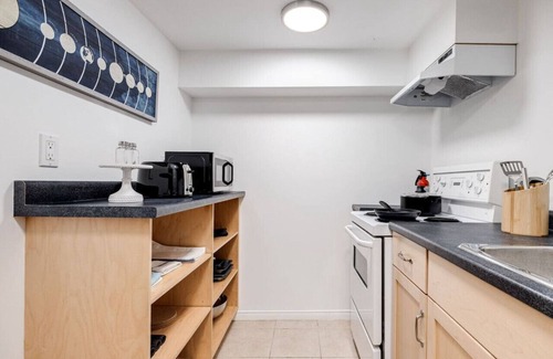 Trinity - Bellwoods House | 258 Crawford St #2 (Basement Unit) · 1BR Basement suite near DWTN Old Toronto w/Wi-Fi!
