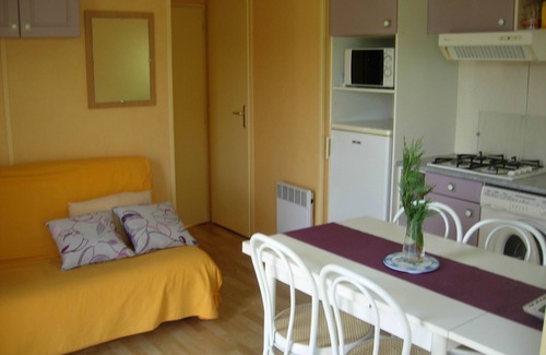 Saint-Jacques-d'Ambur Ski Chalet | 25km VULCANIA Clermont - 500m equipped beach (lake 450 hectares)