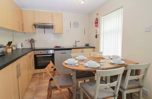 St. Ann's Chapel Cottage | 26 MANORCOMBE, pet friendly, with pool in St Ann's Chapel, Cornwall