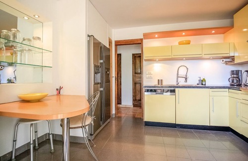 Rognes Villa | 260 M2 STONE HOUSE BETWEEN AIX-EN-PROVENCE AND LUBERON, NATURAL POOL