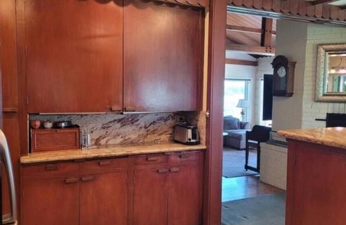 Clearlake Park House | 2600sf Lakefront Home with Dock, Spa, Kayak and SUP. 3 Bdrms, 3 baths - 7 beds