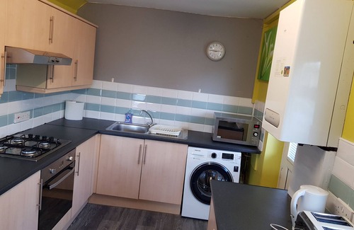 Manchester House | 27 Herne Street, Manchester - Beautiful Home Away from Home