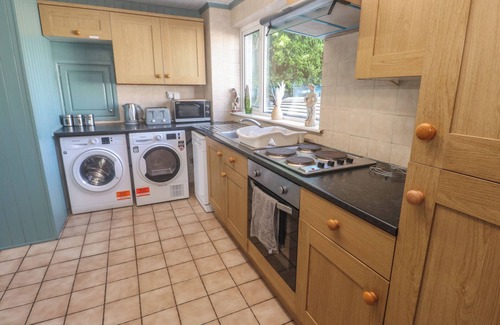 Hayle Cottage | 28 GUILDFORD ROAD, family friendly, with a garden in Hayle
