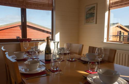 Mullacott House | 28 Ocean Terrace Lodge - 3 Bed-Sleeps 6-TJS28OT