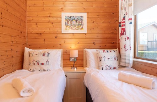Mullacott House | 28 Ocean Terrace Lodge - 3 Bed-Sleeps 6-TJS28OT