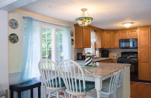 Sandwich House | 28 Race Lane - Cape Cod home with private lake & tennis access