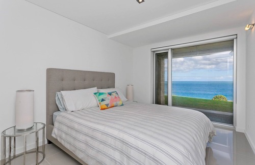 Port Elliot House | 29 Barbara - Beachfront - Luxury - Linen Included - Wi-Fi
