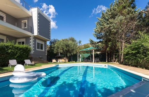 Vari-Voula-Vouliagmeni Villa | 290m² Villa with Pool close to the Airport.