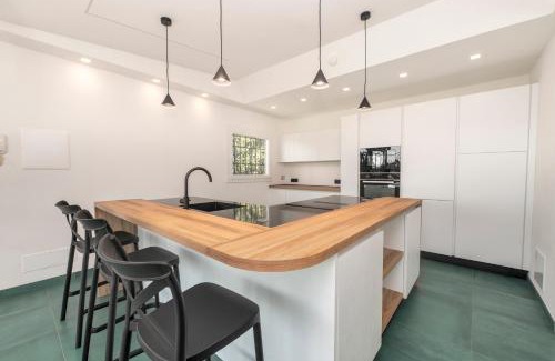 San Bernardo Apartment | 292 - Villarè, Villetta con Piscina e Terrazza, Relax nel verde di Lavagna
