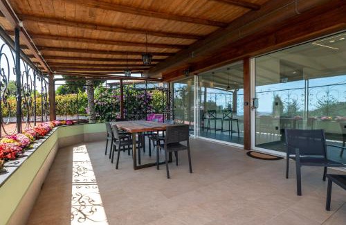 San Bernardo Apartment | 292 - Villarè, Villetta con Piscina e Terrazza, Relax nel verde di Lavagna