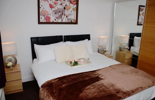 Stanwell House | (29EW-01) Dreams Serviced Accommodations- Staines/Heathrow