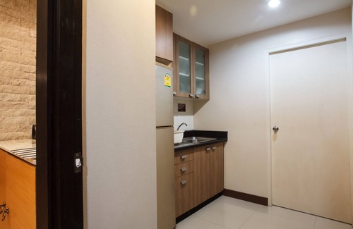 Khlong Toei Nuea Apartment | 2A - 2 Bedroom Downtown Apartment with shared Pool