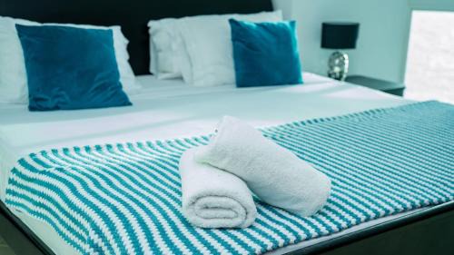 El Laguito Apartment | 2B/2B Gorgeous Sunsets-Ocean View -Pool