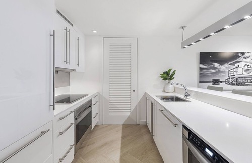 Bayshore Condo | 2B Private Residence at W South Beach - 804