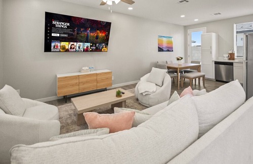 Glendale Apartment | 2B2B Restful Escape New Pool & Free Parking
