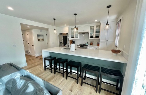 Balboa Peninsula House | 2Bath 216B Upper Sunny Casita - Best Location