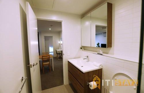 Phillip Apartment | 2bd 2bth - Chic Apt in Woden CBD