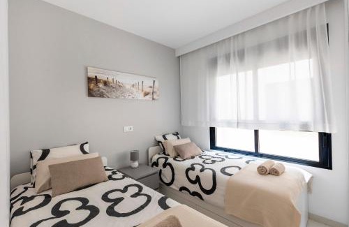 Pilar de la Horadada Apartment | 2BD Coastal Gem with Pool & Terrace - Torre de la Horadada