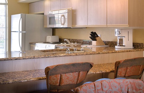 Table Rock Hotel | 2BD Deluxe/Branson - w/Pools, Barbecue, Gym!