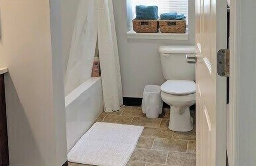 Lancaster Apartment | 2bd/Free Parking/West End/Extended Stay!