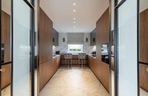 Wandsworth Apartment | 2Bd London Bliss Apartment Retreat, Imperial Wharf