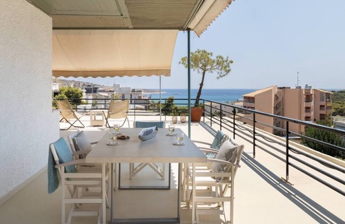 Vouliagmeni Apartment | 2BD Luxury Sea View Penthouse in Astir Beach
