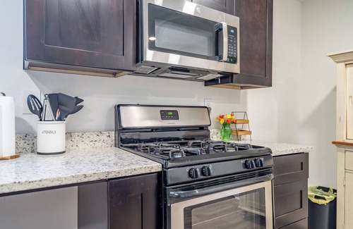 Austell Apartment | 2BD Oasis with AC, WiFi Near Battery & 6Flags!