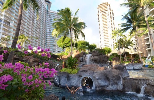 Waikiki Apartment | 2BD Penthouse Hilton Hawaiian Village