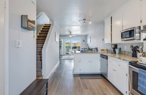Imperial Beach Condo | 2BD,Pool,Ocean View, Parking, BBQ, Surfers Wanted