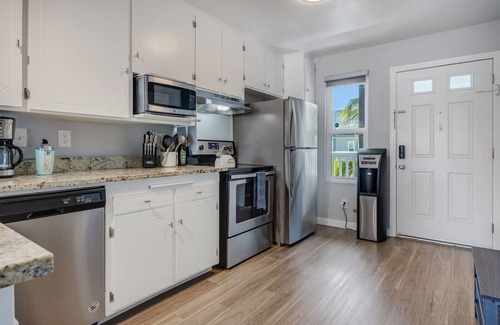 Imperial Beach Condo | 2BD,Pool,Ocean View, Parking, BBQ, Surfers Wanted
