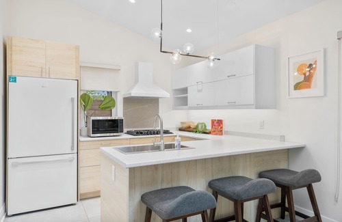 Agincourt North House | 2BDR Private Garden Suite — Relocation, Business, Travel, Dog-Friendly, Parking