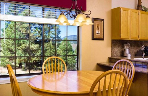 Flagstaff Resort | 2Bed/2Bath Deluxe Unit in Flagstaff! Complete w/Golf, Pools, and More!