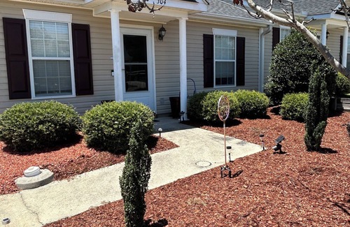 Huntcliff House | 2Bed/2Bath Townhome w/Fishing Pond, Fenced Backyard, and Office