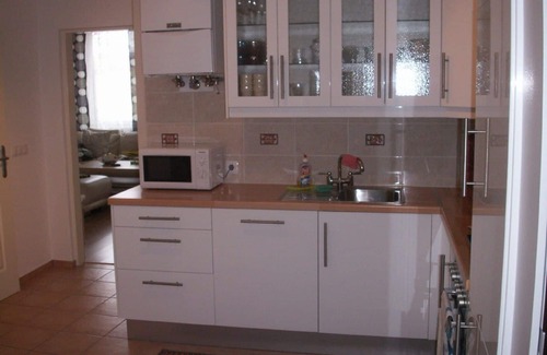 Vienna Apartment | 2bedroom Family Home, Air-Conditioning, Cable TV, Wifi, Metro