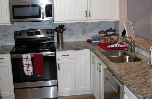 Shipyard Plantation Villa | 2BR 2BA, 1st Floor, Golf course/lagoon view, WiFi, 50" HDTV x 3,minutes to beach