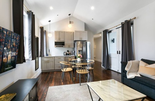 New Orleans Hotel | 2BR/2BA Retreat at The Heart of New Orleans
