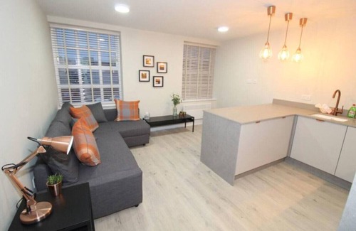 Preston Apartment | 2BR 2BATH Flat in Central Preston for 5 Guests